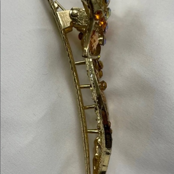 Beautiful Decorative Hair Clip (New) - Picture 7 of 9